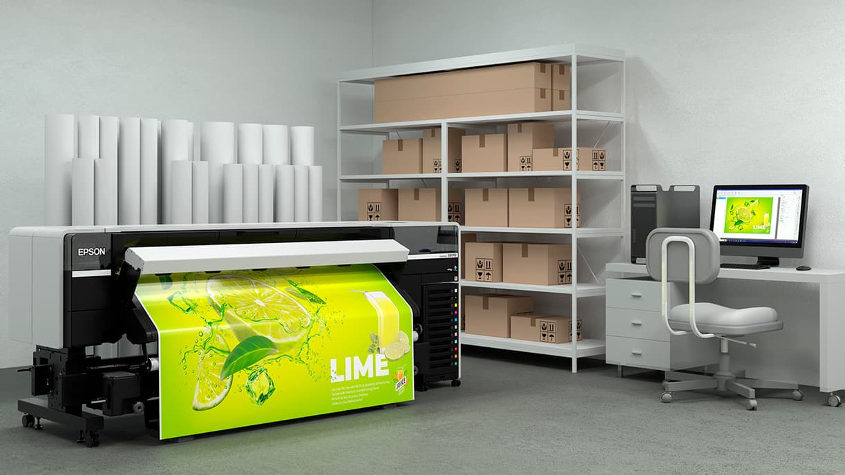 Impresora Epson SureColor S-Series en operación en taller de producción